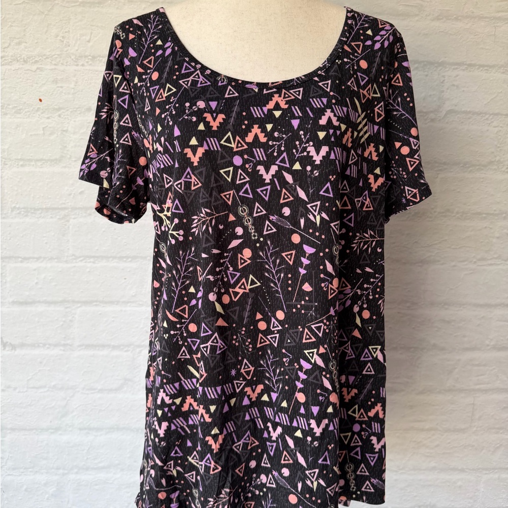 ✨NWT✨ LuLaRoe Classic T XL Geometric